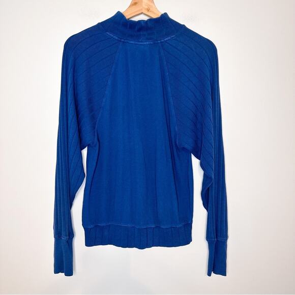 FP Beach Pullover - Picture 5 of 6